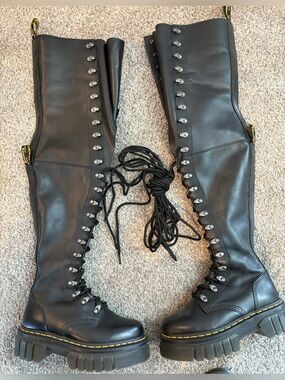 Dr. Martens Platform Audrick 221 XTRM Boots! LIKE NEW!